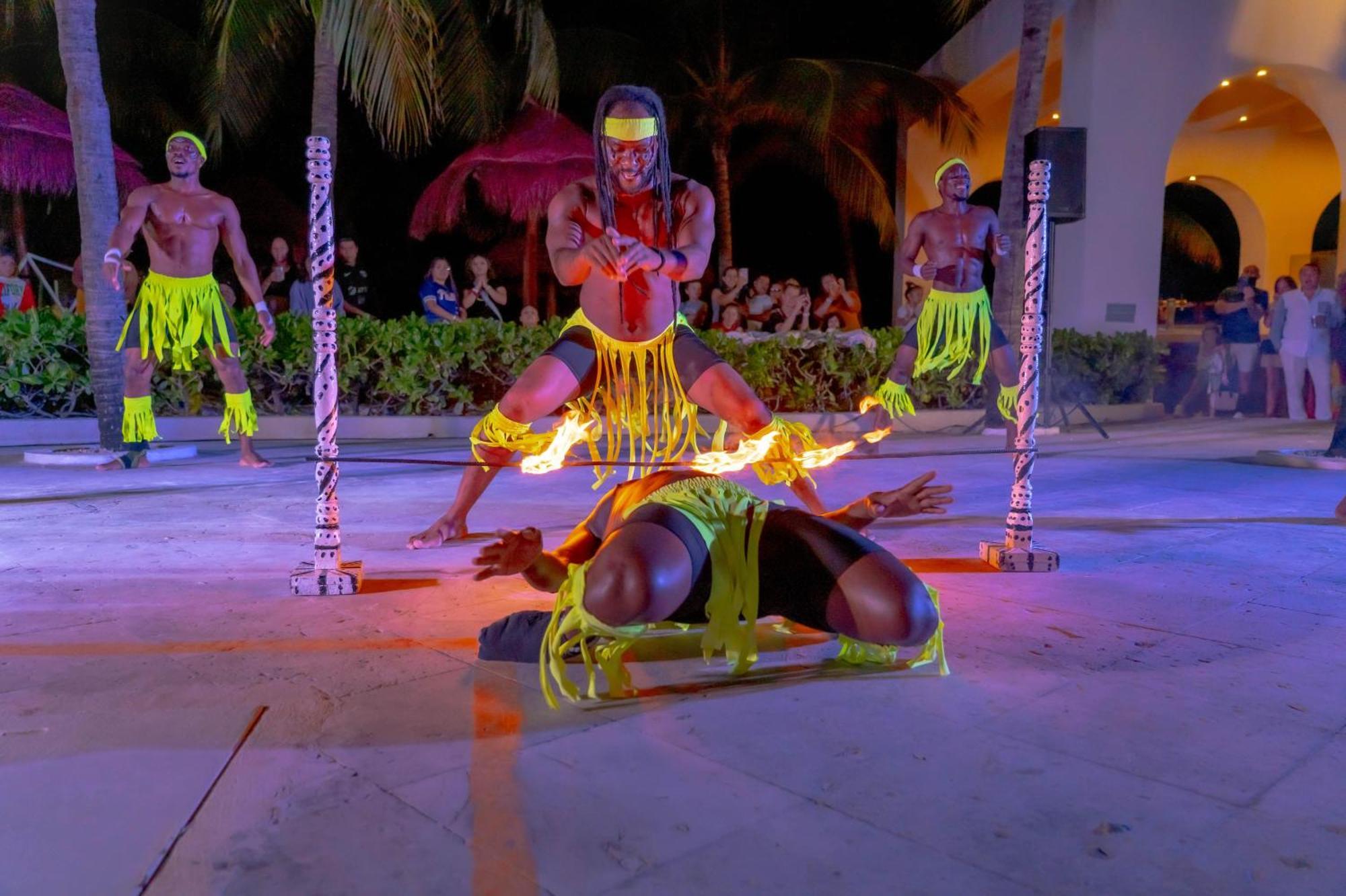 Oasis Palm Hotell Cancún Eksteriør bilde